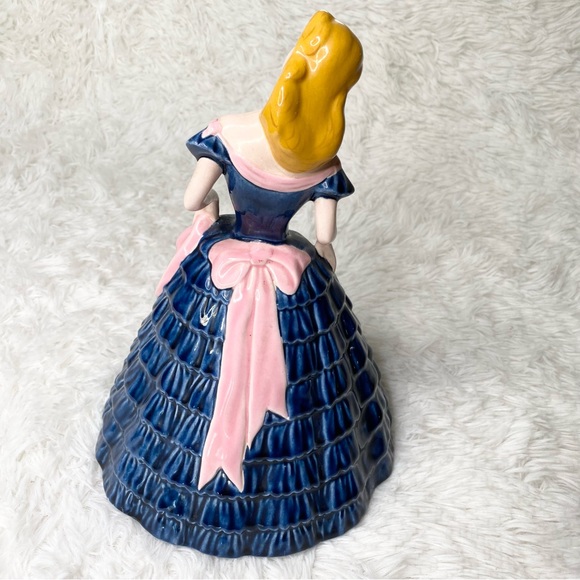 Vintage Southern Bell Lady Figurine Statue - Picture 11 of 11